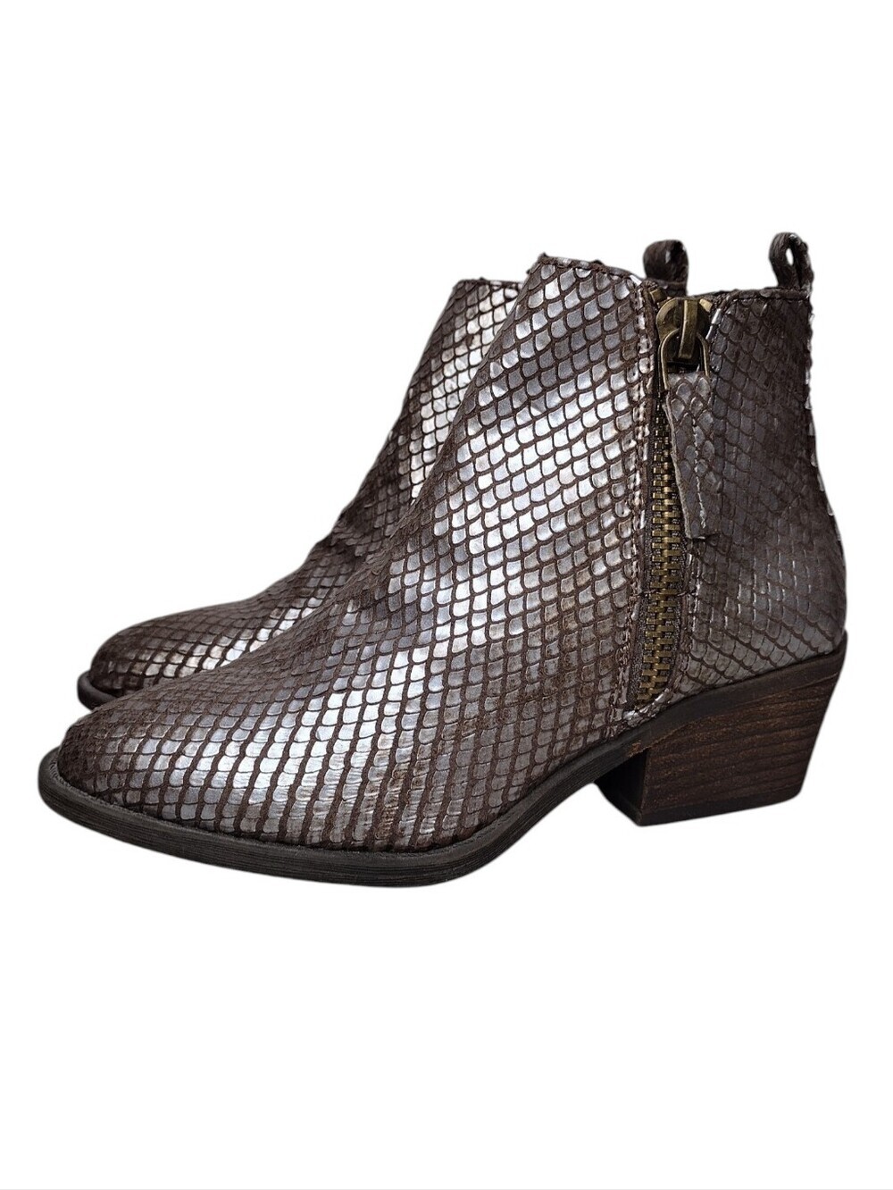 Very G Cassidy Gray Metallic Snake-Print V-Cut Zipper Ankle Boots Sz 7.5